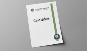 Ett certifikat med Polymercentrums logotyp, med titeln "Certifikat", med ett grönt band på en grå bakgrund.